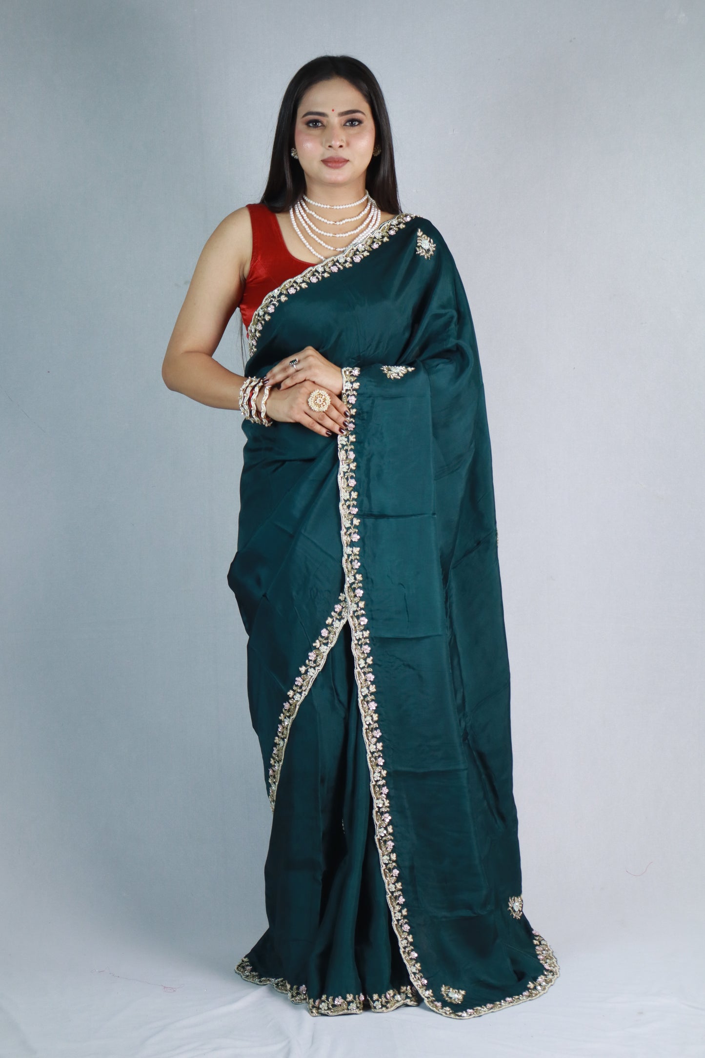 Exclusive Handworked H.O. Silk Saree with contrust blouse piece