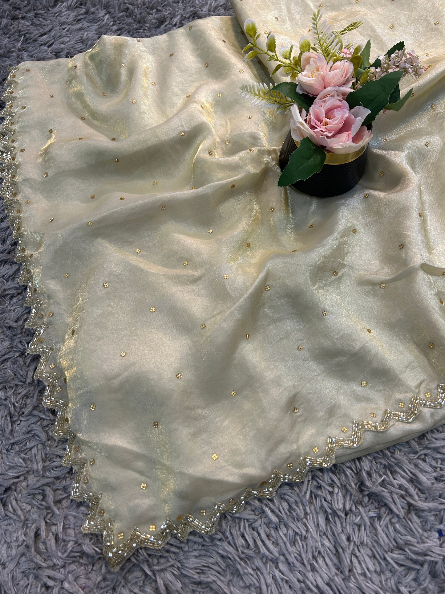 Zeelu Velvet Satin Saree – Luxe Velvet-Satin Finish