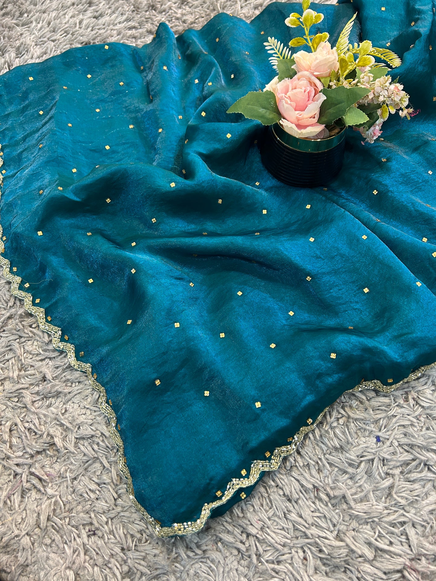 Zeelu Velvet Satin Saree – Luxe Velvet-Satin Finish