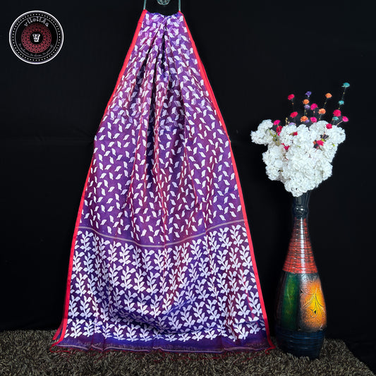 Maslin Weaving Sarees adorned with Leaf Motif